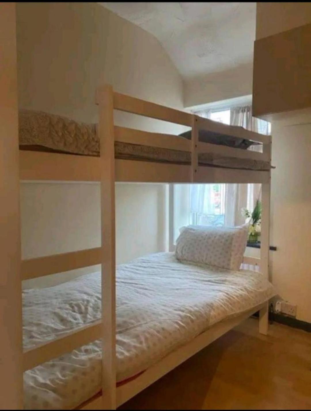 47r Place *