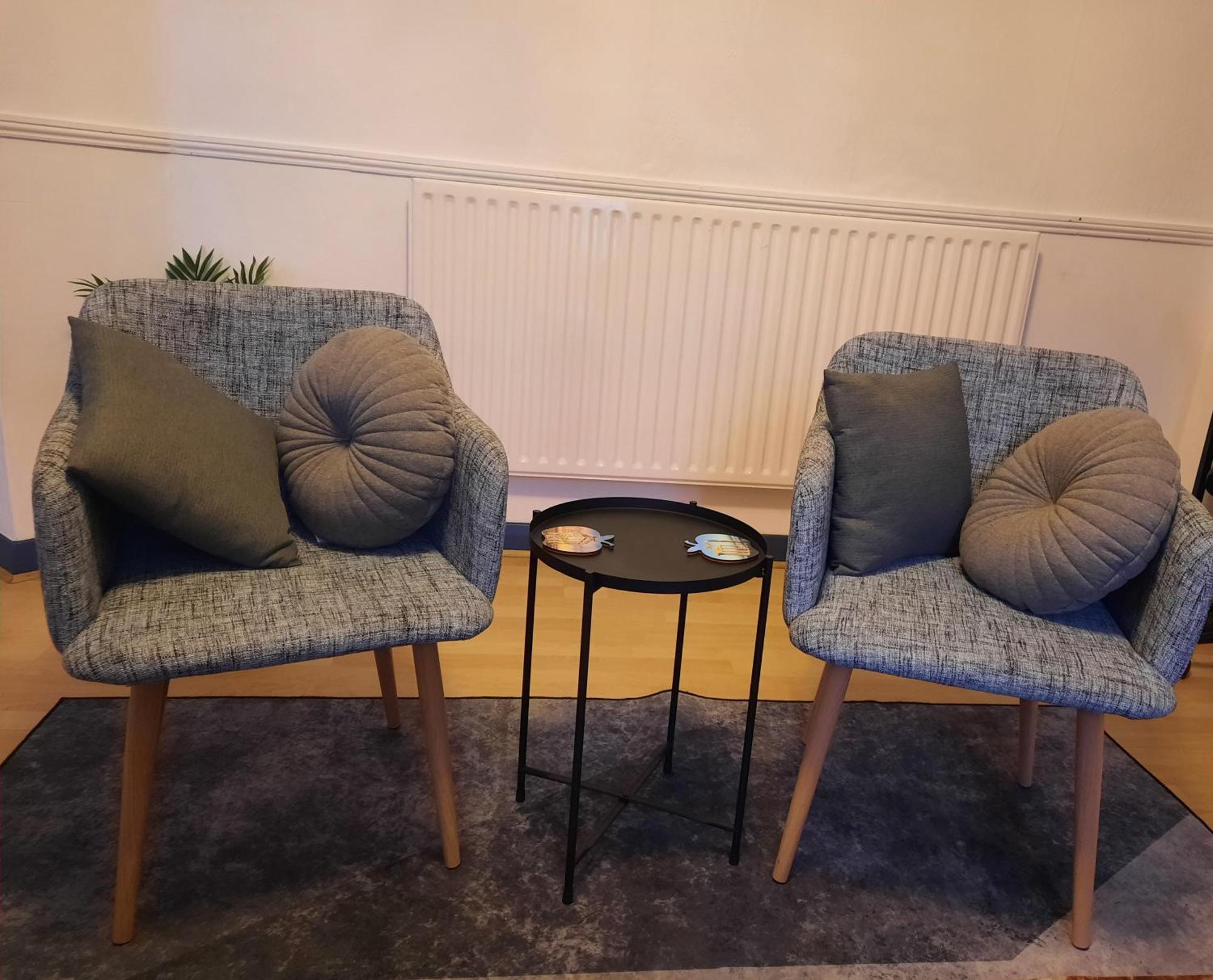 47r Place Apartment *