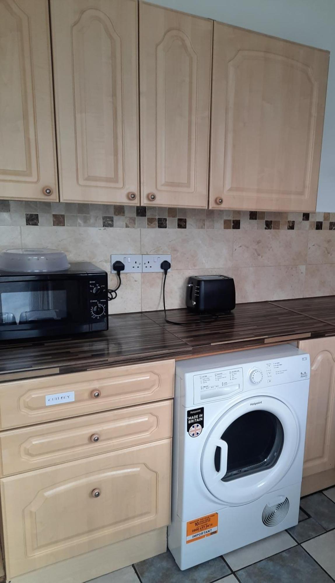 47r Place Apartment *
