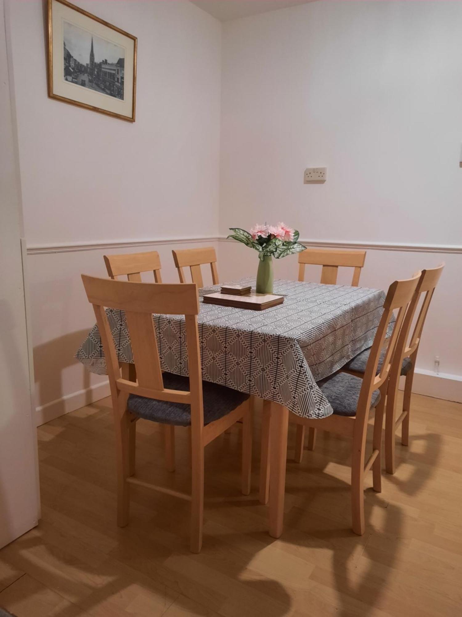 47r Place Apartment *